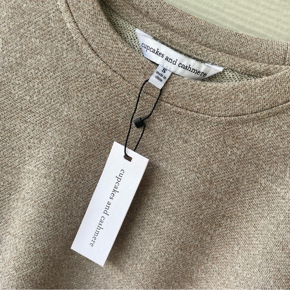 CUPCAKES AND CASHMERE Balloon Sleeve Pullover Sweatshirt - Picture 9 of 11